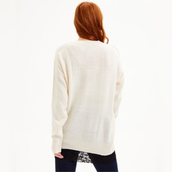 NEW White & Black Lace-Trim V-Neck Sweater M - Picture 4 of 4